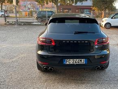 PORSCHE Macan - 2016