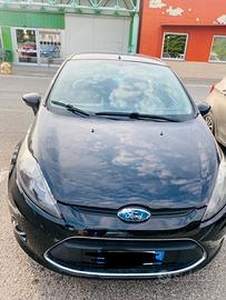 Privato vendo Ford Fiesta 2011