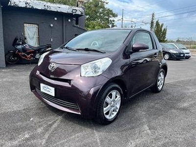 Toyota iQ 1.0 cvt (multidrive)