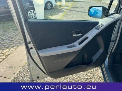 TOYOTA YARIS 1.3 5 porte Sol CAMBIO AUTOMATICO