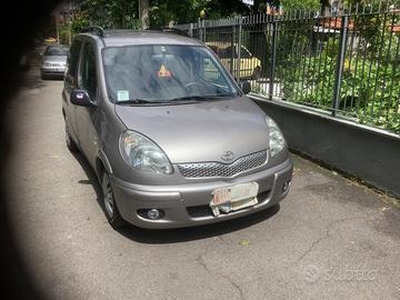 TOYOTA Yaris - 2003