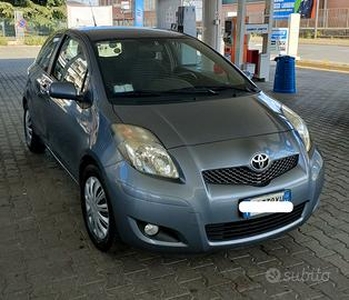 TOYOTA Yaris - 2010 GPL