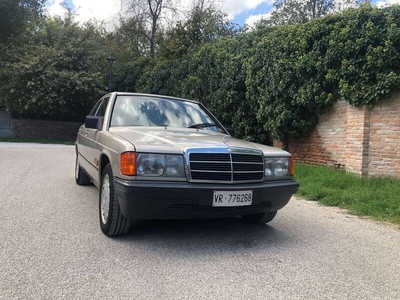 Usato 1986 Mercedes 190 2.0 Benzin 105 CV (8.000 €)