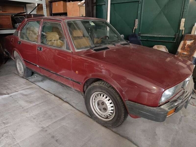 Usato 1987 Alfa Romeo Giulietta 2.0 Benzin 130 CV (7.600 €)