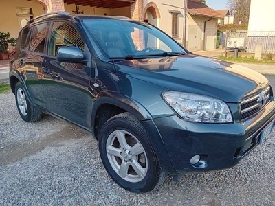 Usato 2007 Toyota RAV4 2.2 Diesel 177 CV (6.600 €)