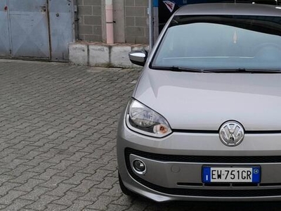 Usato 2014 VW up! 1.0 Benzin 75 CV (7.790 €)