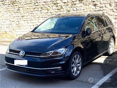 Vendo Volkswagen golf variant 1.6 Diesel executive