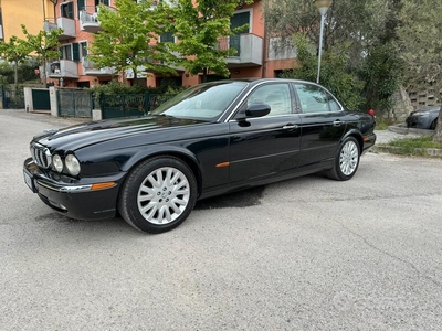 Venduto Jaguar XJ8 4.2 V8 executive - auto usate in vendita