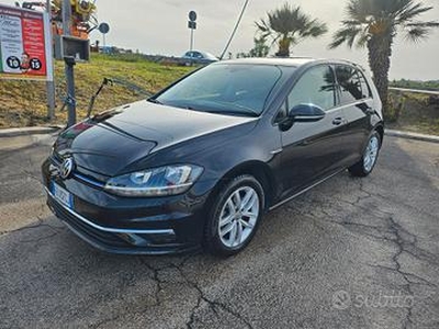 Volkswagen Golf 1.5 TGI DSG 5p. Trendline BlueMoti