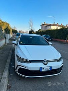 Volkswagen Golf 8 station wagon 1.5 etsi R-line