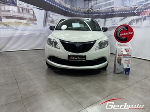 Lancia Ypsilon 1.0 FireFly 5 porte S&S Hybrid Ecochic Gold usato