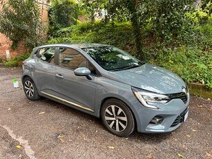 Renault clio 1.6 140 cv hybrid zen