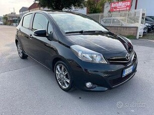 TOYOTA - Yaris - 1.4 D-4D 5p. Lounge