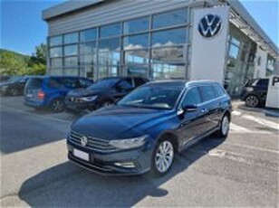 Volkswagen Passat Variant 2.0 TDI SCR EVO DSG Business del 2020 usata a Tito