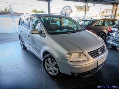 Volkswagen Touran 2.0 TDI 136CV Highline Arzano