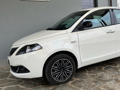 Lancia Ypsilon 1.0 FireFly