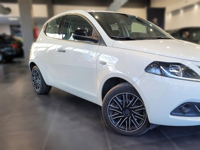 Lancia Ypsilon 1.0 FireFly