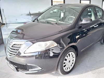 Lancia Ypsilon 1.2 69 CV 5 porte Platinum NEOPATEN