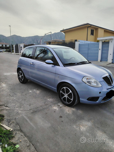 Lancia Ypsilon cilindrata 1200 benzina 8 valvole a