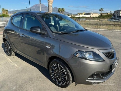 Lancia Ypsilon Gold Plus 1.0 FireFly 2023 Hybrid