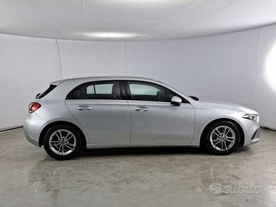 MERCEDES-BENZ A 180 d Automatic Business Extra 5 P