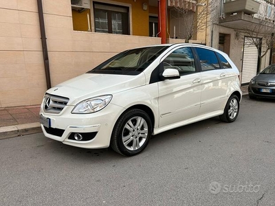 Mercedes-benz B 200 CDI 