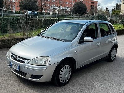 Opel corsa 1.2 benzina