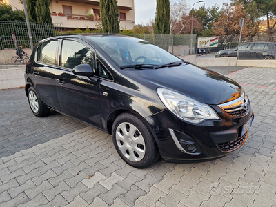 Opel corsa 1.2cc 2013 Benzina 5P ok Neopatentati