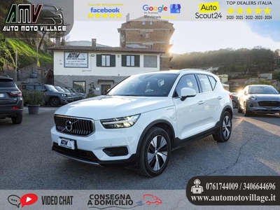 2022 VOLVO XC40