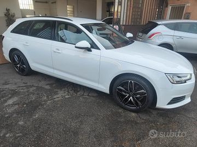 Audi A4 Avant 35 TDI S tronic