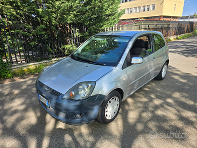 Ford fiesta 1.2 benzina neopatentati