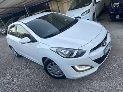 HYUNDAI i30 1.4BENZINA CON IMP.GPL/PERMUTE