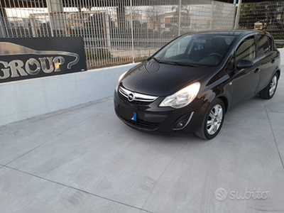 Opel corsa 1.2 benzina &GPL anno 2012