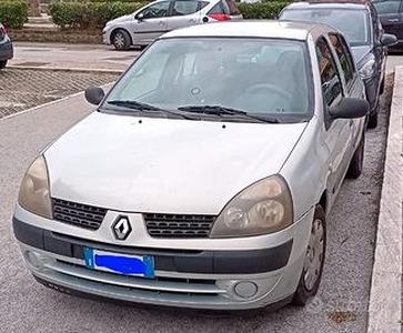 RENAULT Clio 3ª serie - 2001