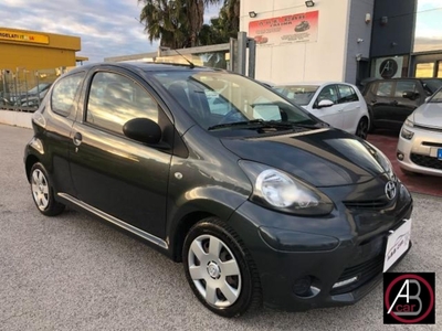 Toyota Aygo 1.0 12V VVT-i 3 porte Sol Connect Red Edition usato