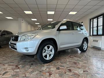 Toyota RAV4 2.0 VVT-I 16V Luxury 4x4 56.000 KM