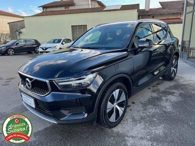 VOLVO XC40 T2 Momentum Pro