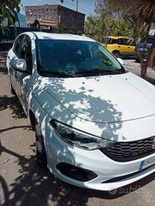 Fiat Tipo 1.3 Mjt S&S 5 porte Easy