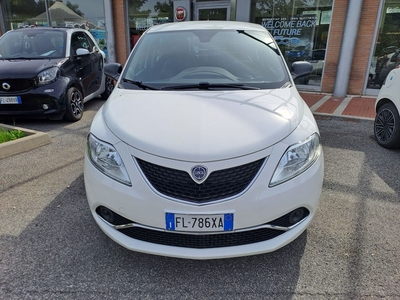 Lancia Ypsilon 1.2 69 CV 5 porte Silver usato