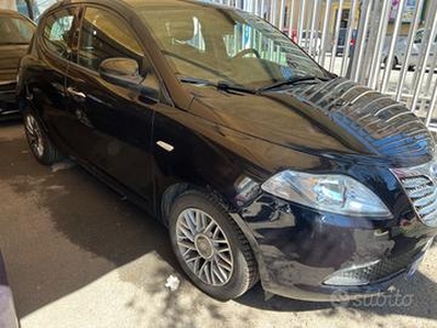 Lancia Ypsilon 1.2 69 CV 5 porte S&S Silver