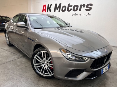 Maserati Ghibli 330 CV