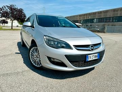 Opel Astra 2,0 cdti. Leggi Descrizione
