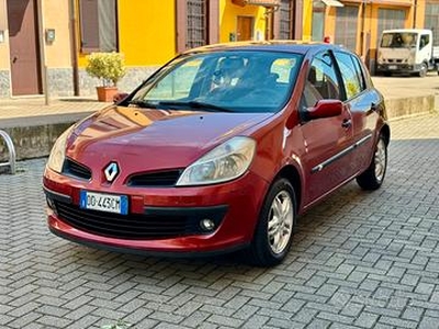Renault clio 1.2benzina ok neopatentati
