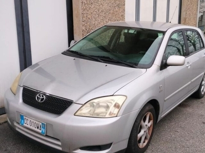 Toyota Corolla 2.0 tdi D-4D 5 porte Sol usato