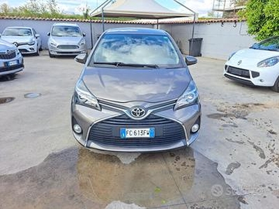 Toyota Yaris 1.4 D-4D 5 porte 90Cv Navi Retrocamer