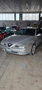 Usato 2000 Alfa Romeo 166 2.0 Benzin 155 CV (7.500 €)