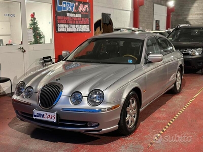 Usato 2000 Jaguar S-Type 3.0 Benzin 238 CV (5.500 €)