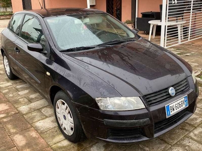 Usato 2001 Fiat Stilo 1.6 Benzin 103 CV (900 €)