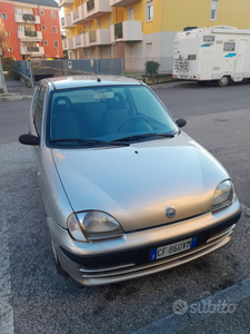 Usato 2004 Fiat 600 1.1 Benzin 54 CV (1.800 €)