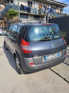 Usato 2005 Renault Scénic II 1.9 Diesel 120 CV (600 €)